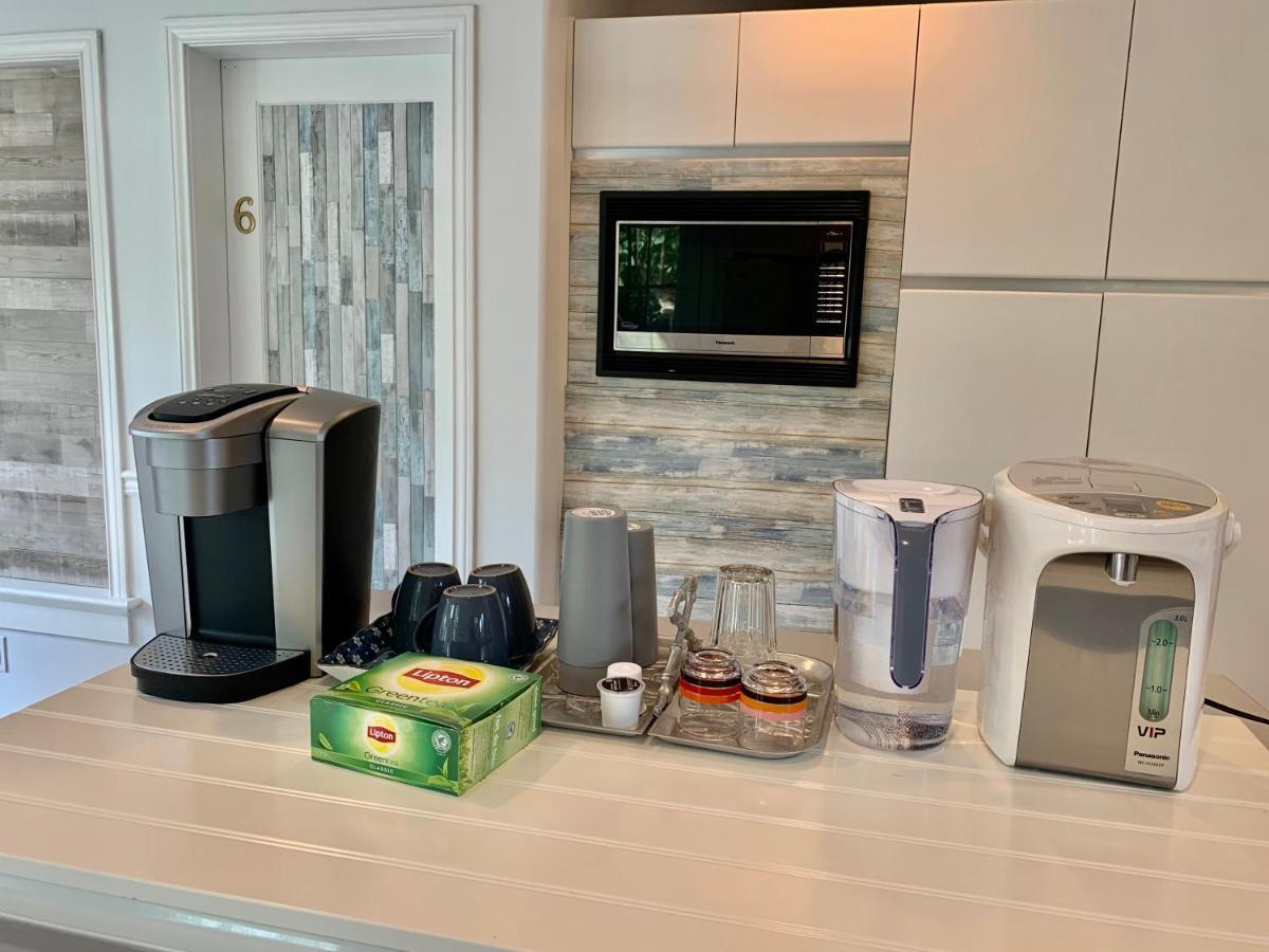 One Bedroom Queen Bed Sharing Washroom In Tiger Sweet House License## Richmond Luaran gambar