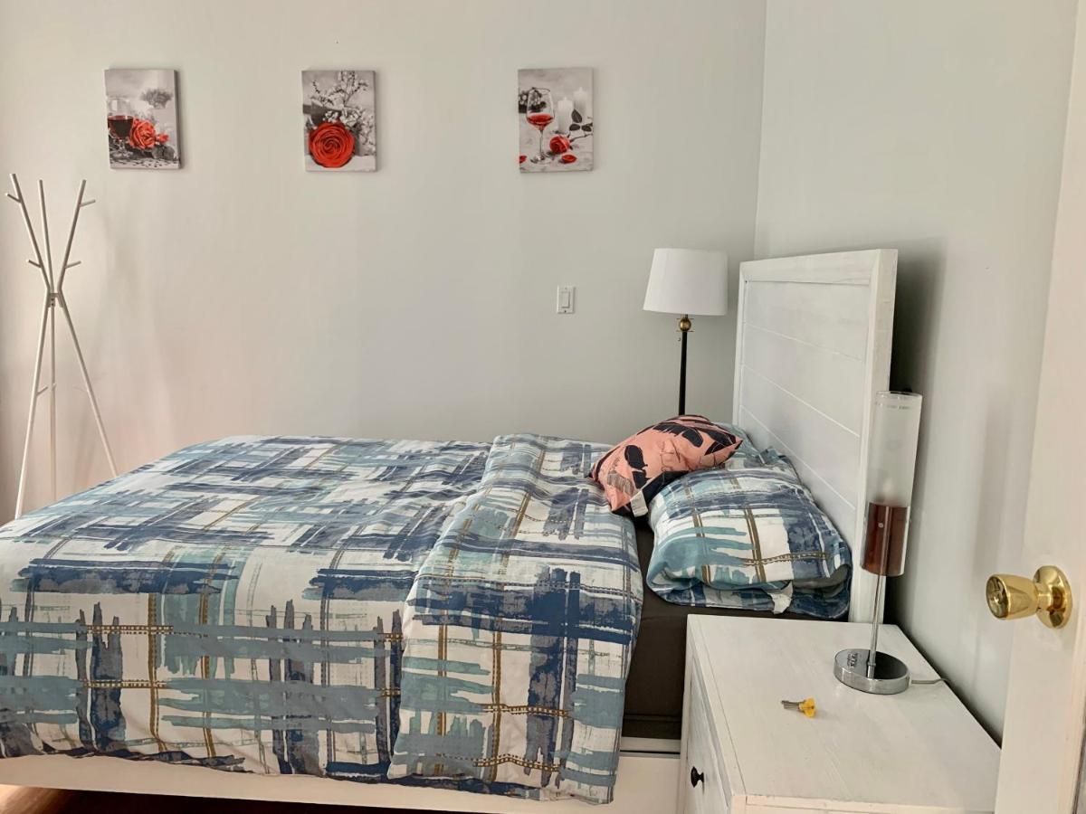 One Bedroom Queen Bed Sharing Washroom In Tiger Sweet House License## Richmond Luaran gambar